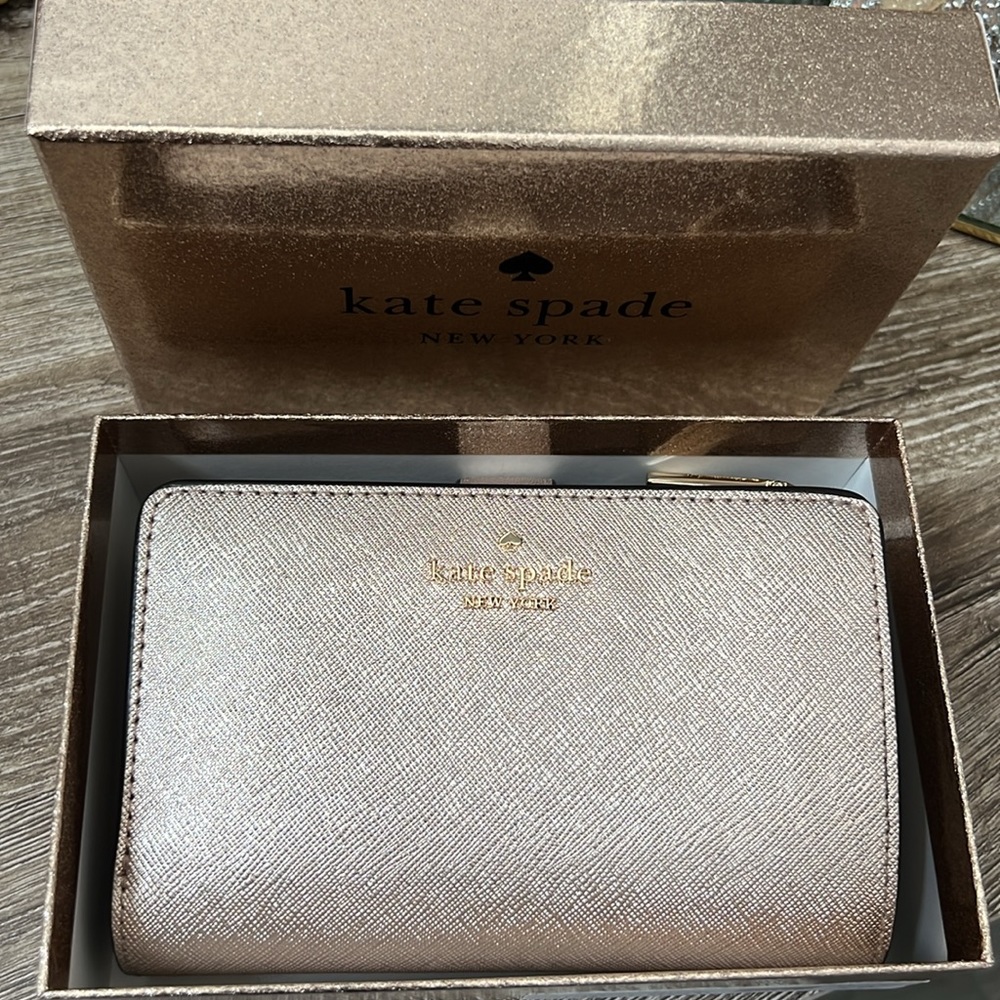 Kate Spade medium bifold wallet